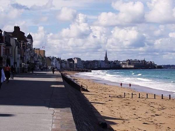 Camping Saint Malo proche cité corsaire : les meilleurs choix pour vos vacances